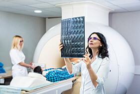 RESSONÂNCIA MAGNÉTICA ANGIORESSONÂNCIA VENOSA DE PELVE